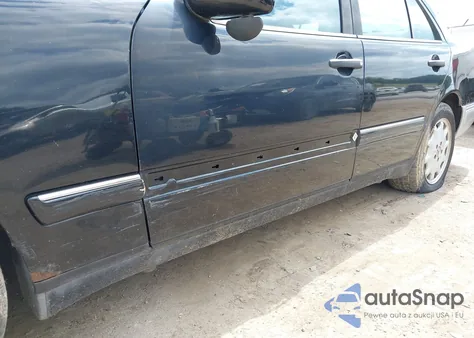 1998 Mercedes-Benz E 320 из США, поврежденный, VIN WDBJF65F9WA644567